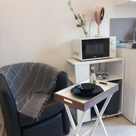 Studio De 14M2 Dans Une Maison Cagnes-sur-Mer Extérieur photo