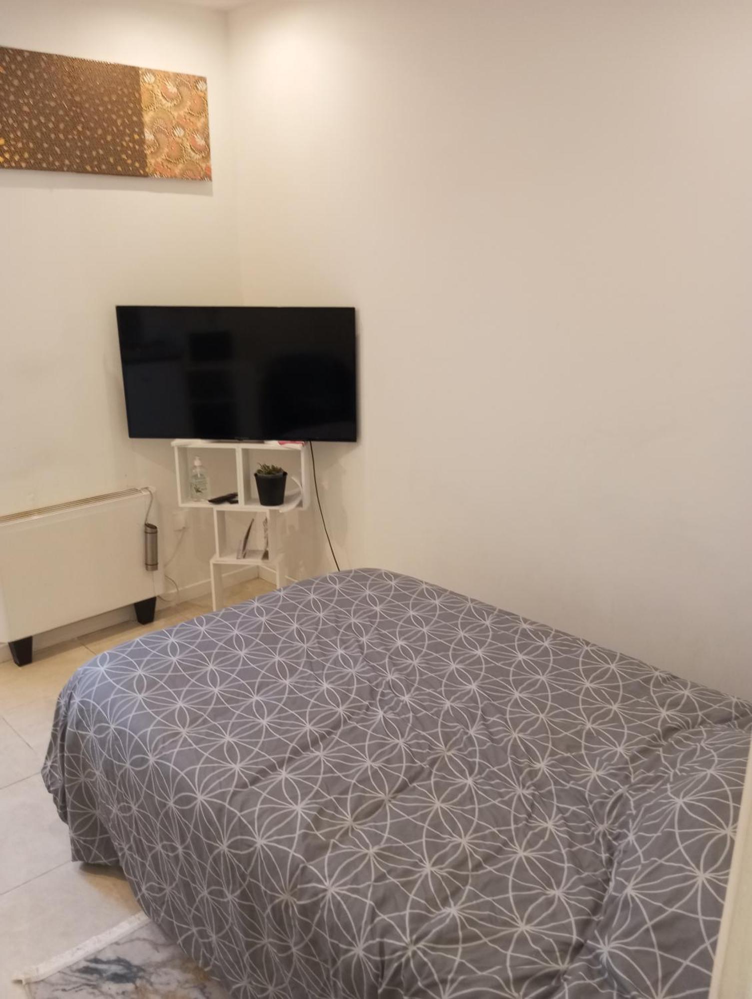 Studio De 14M2 Dans Une Maison Cagnes-sur-Mer Extérieur photo