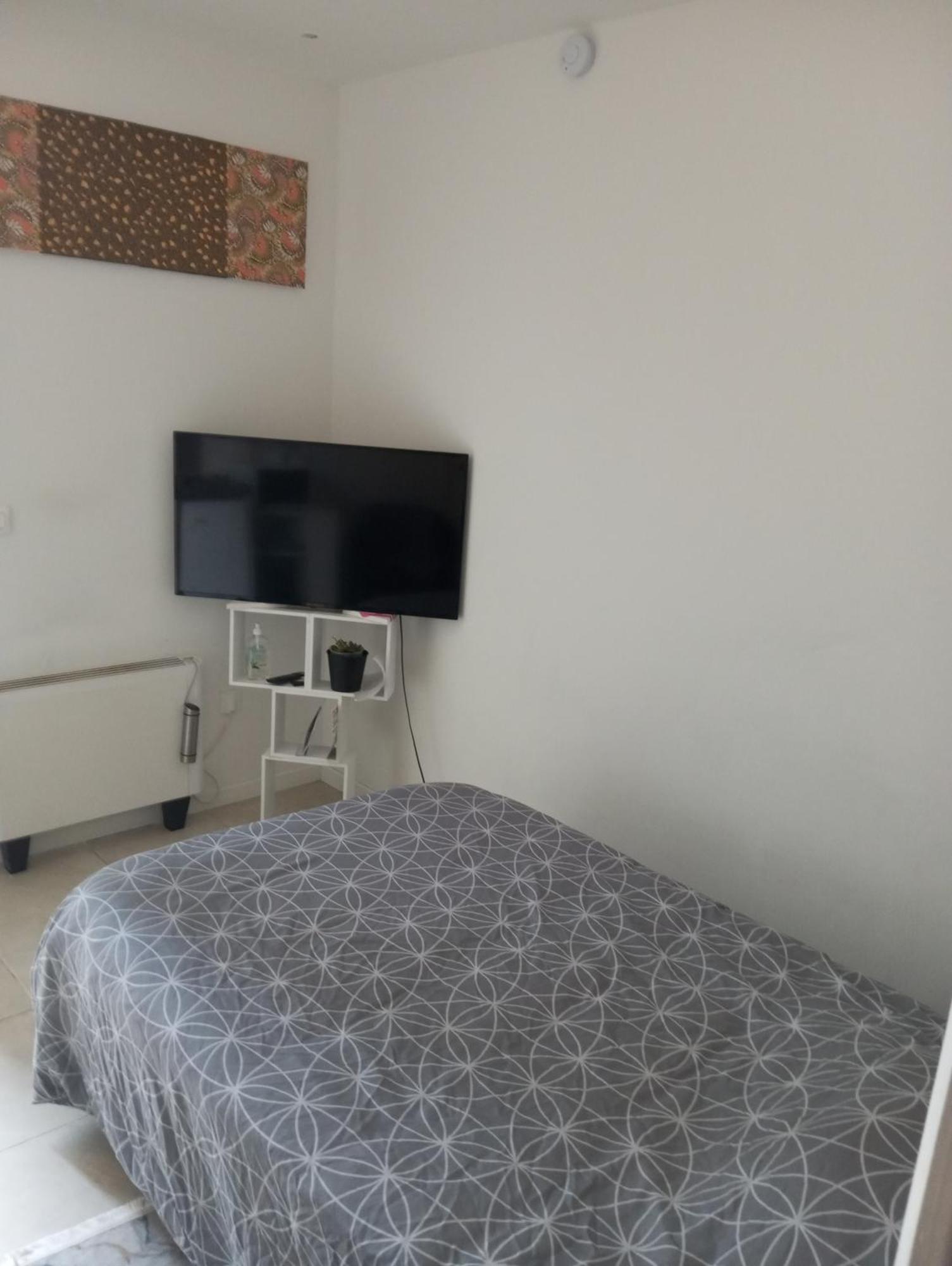Studio De 14M2 Dans Une Maison Cagnes-sur-Mer Extérieur photo