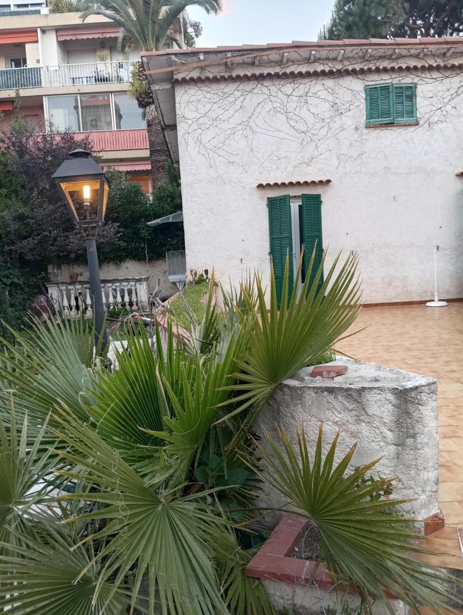 Studio De 14M2 Dans Une Maison Cagnes-sur-Mer Extérieur photo