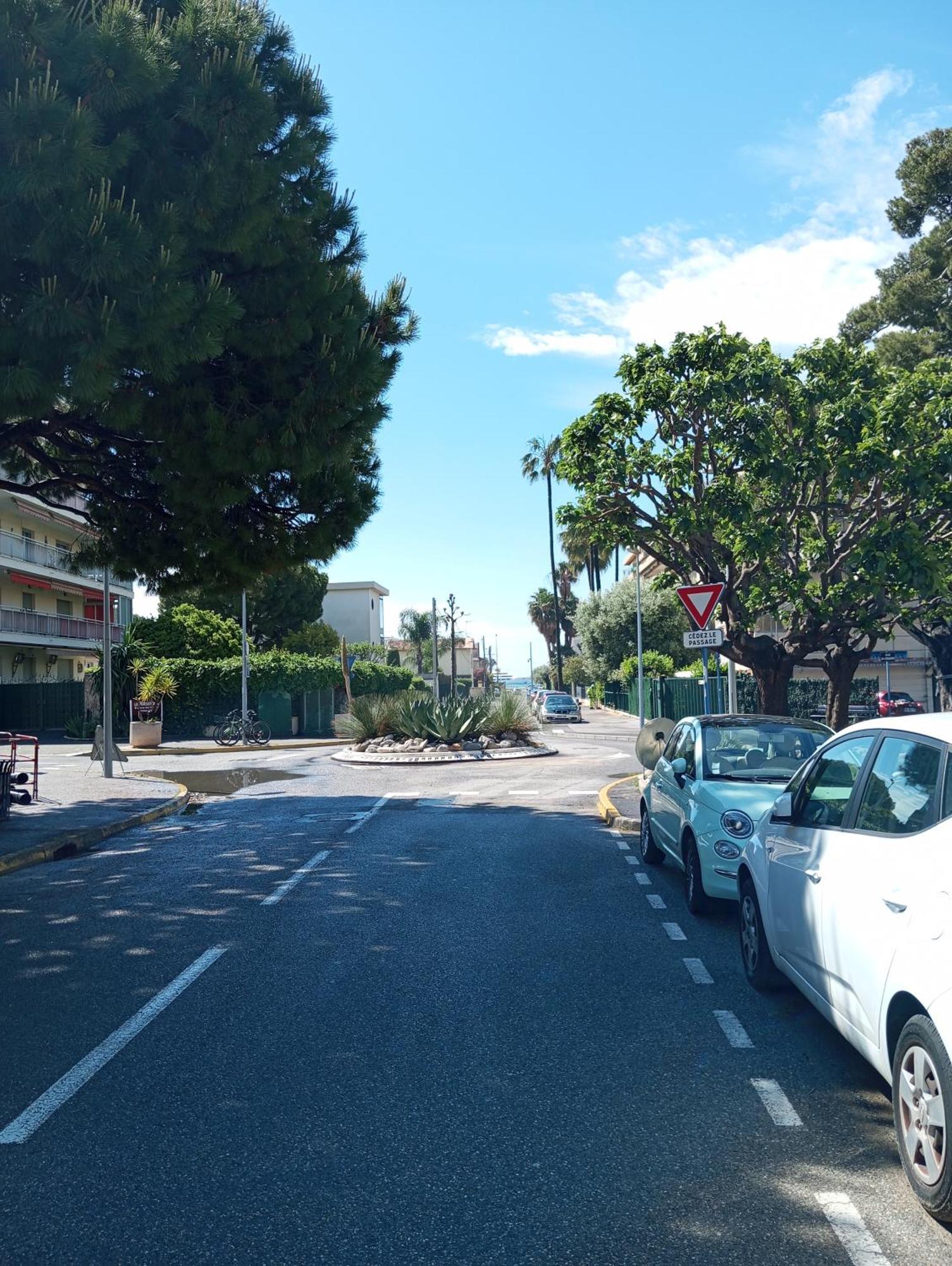 Studio De 14M2 Dans Une Maison Cagnes-sur-Mer Extérieur photo